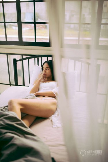 你为什么推人那小女孩
